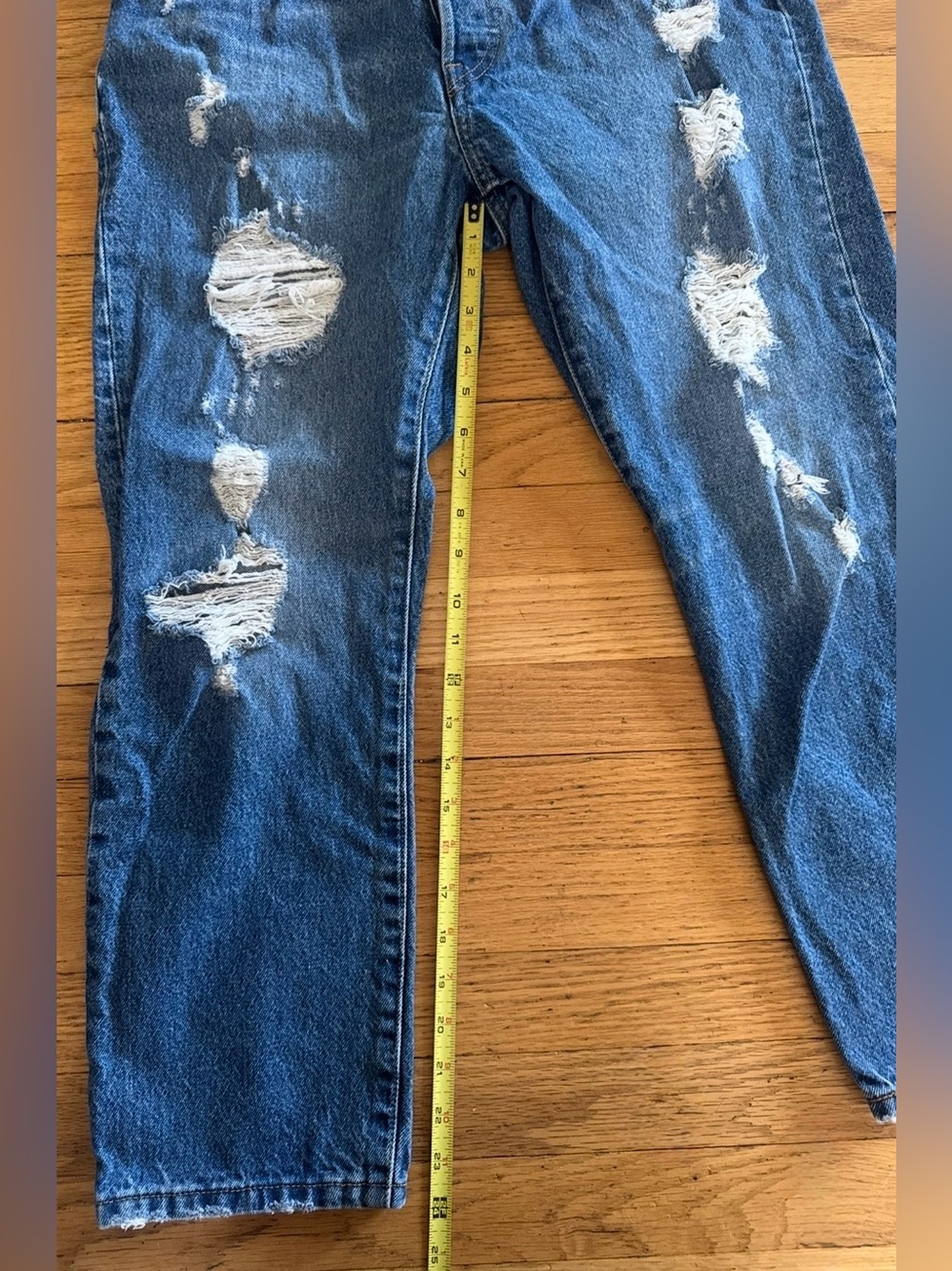Levi's Medium Blue Distressed Straight-Leg Jeans size 30 - Picture 11 of 14